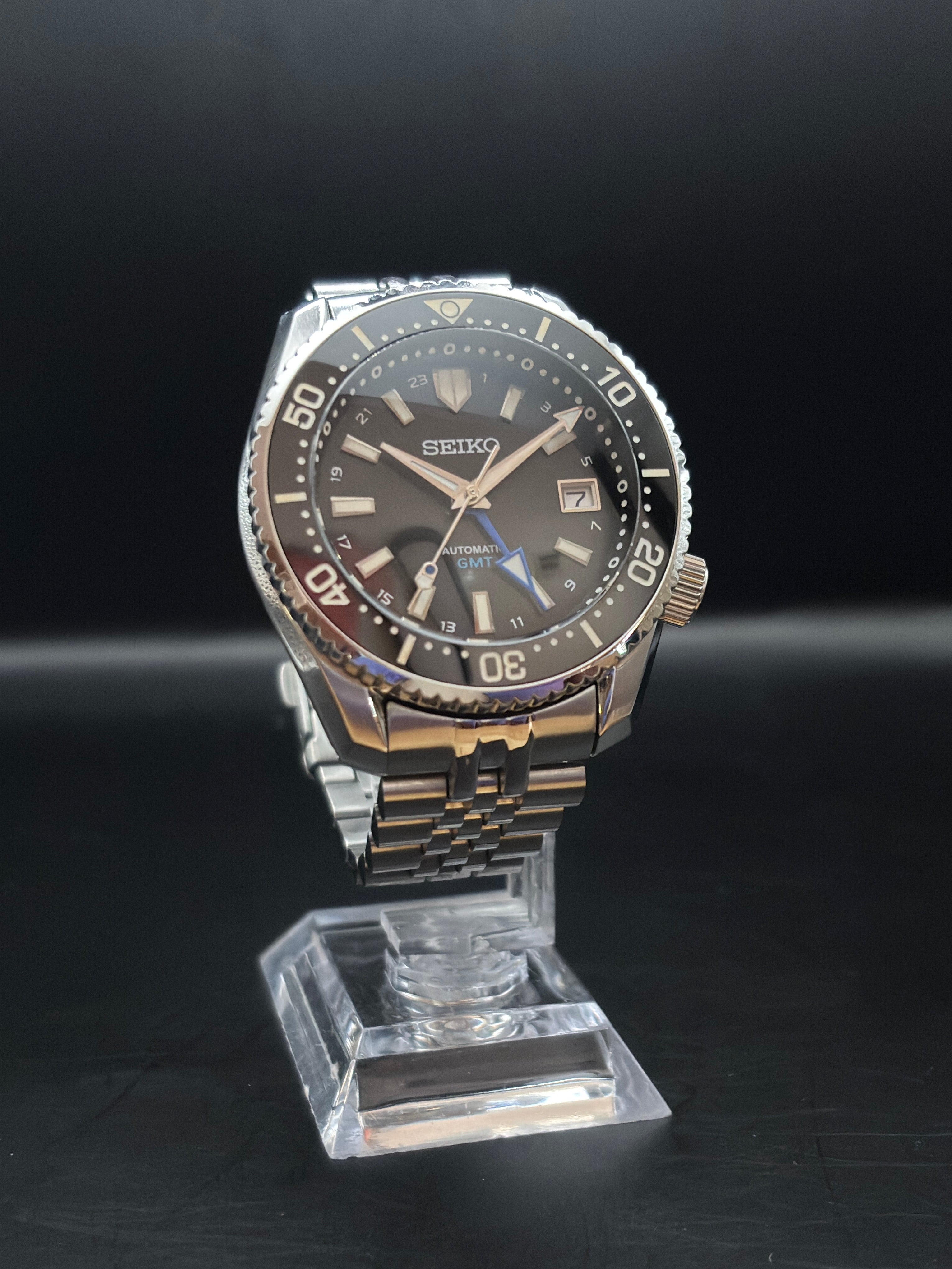 MM300 GMT Diver