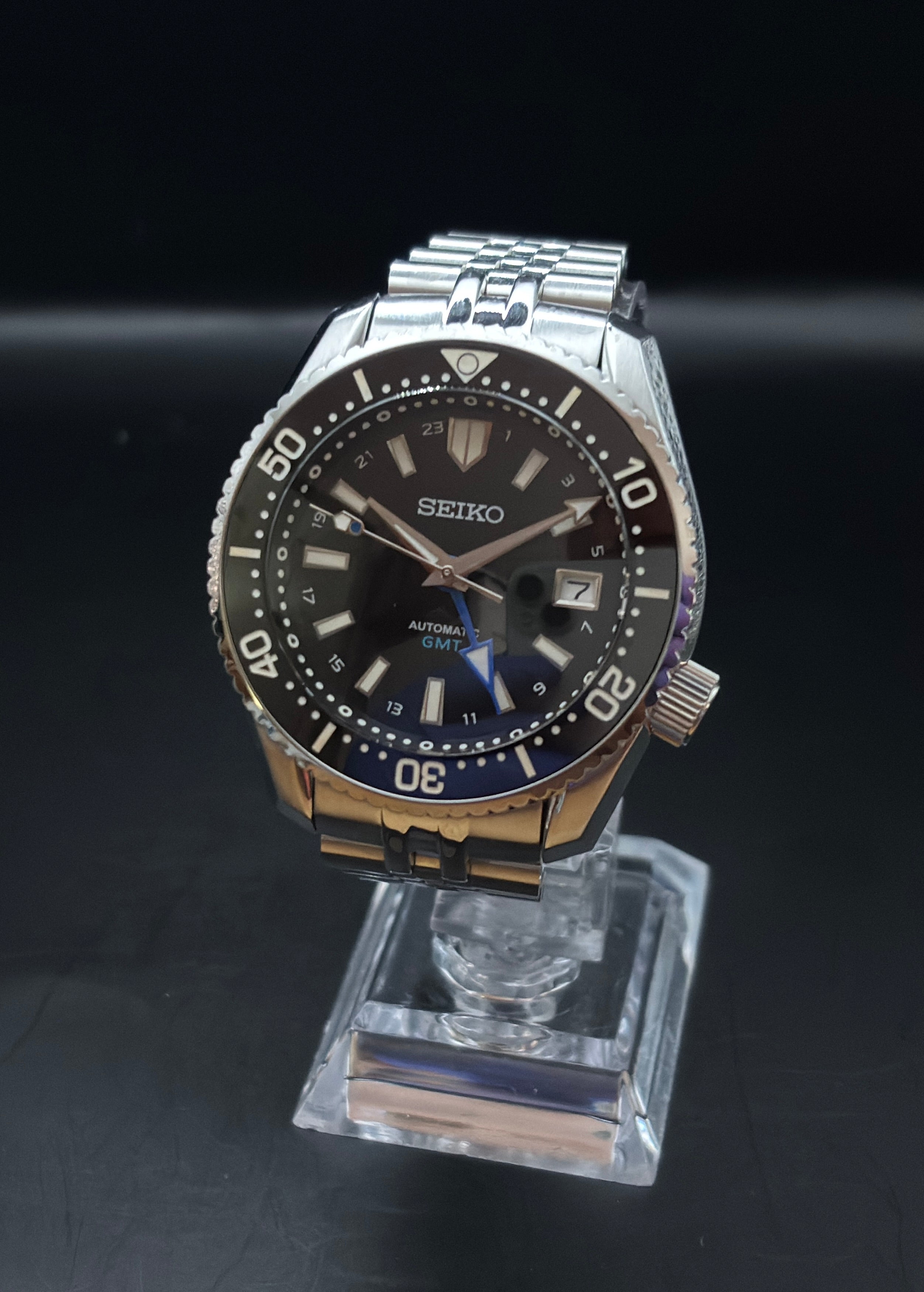 MM300 GMT Diver